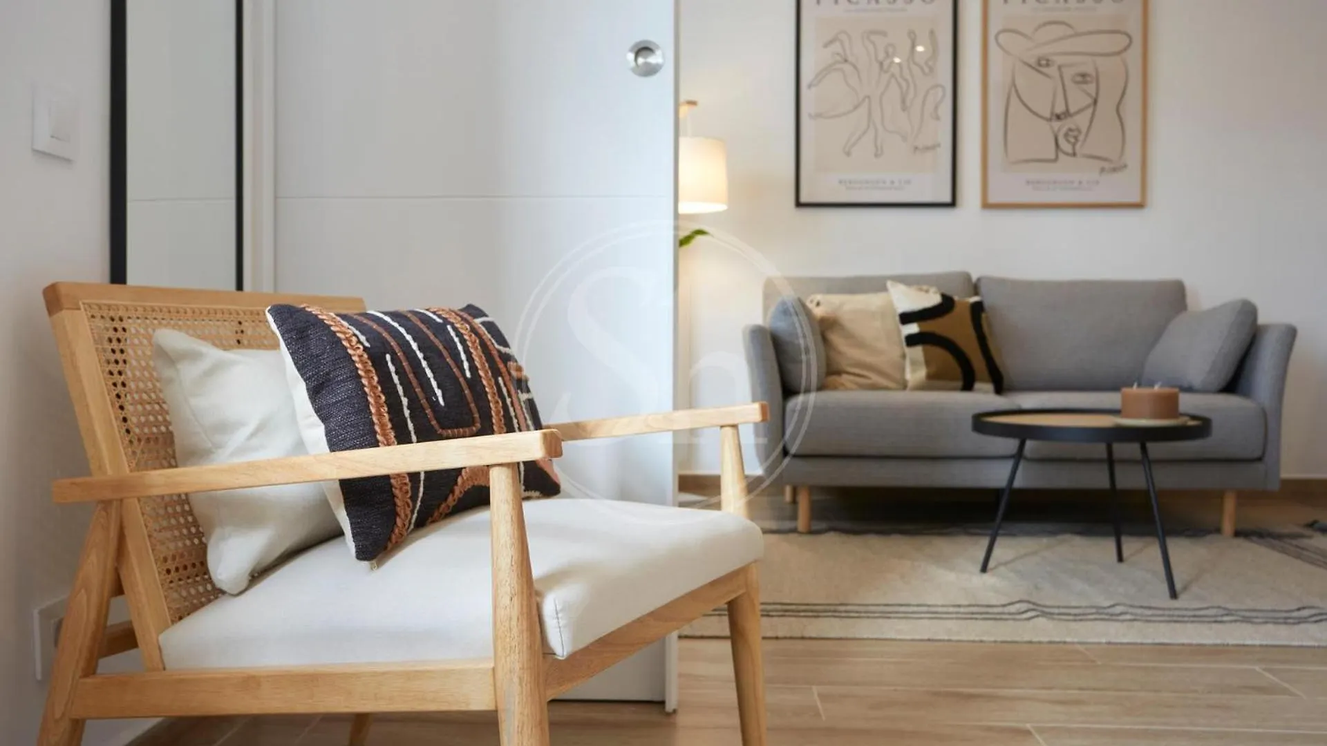 Hermoso Apartamento Junto A La Sagrada Familia バルセロナ スペイン