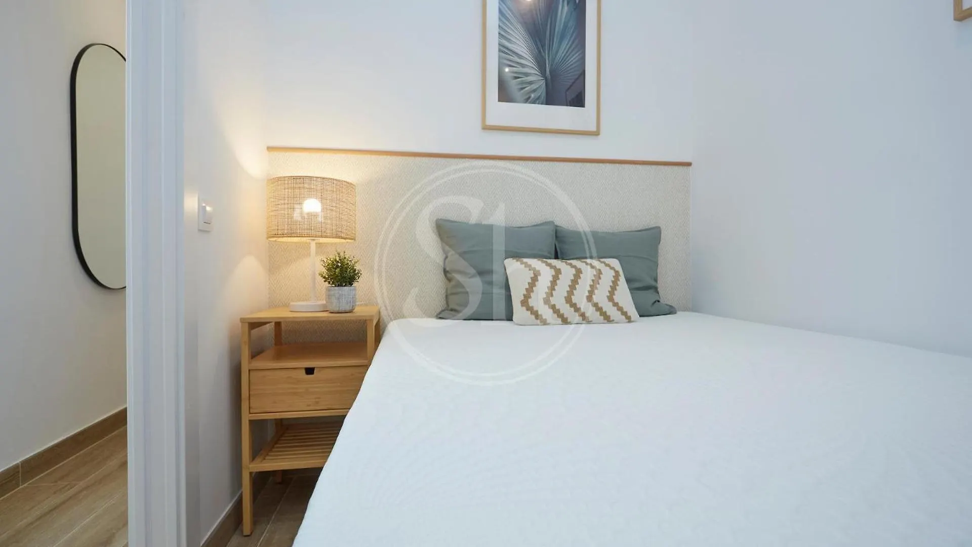 Hermoso Apartamento Junto A La Sagrada Familia バルセロナ 0*,  スペイン
