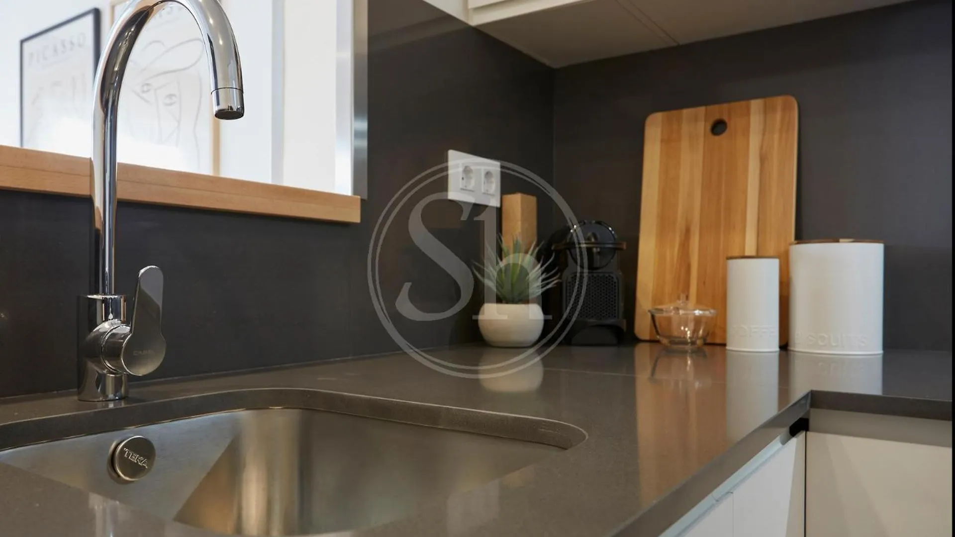 Hermoso Apartamento Junto A La Sagrada Familia バルセロナ 0*,  スペイン