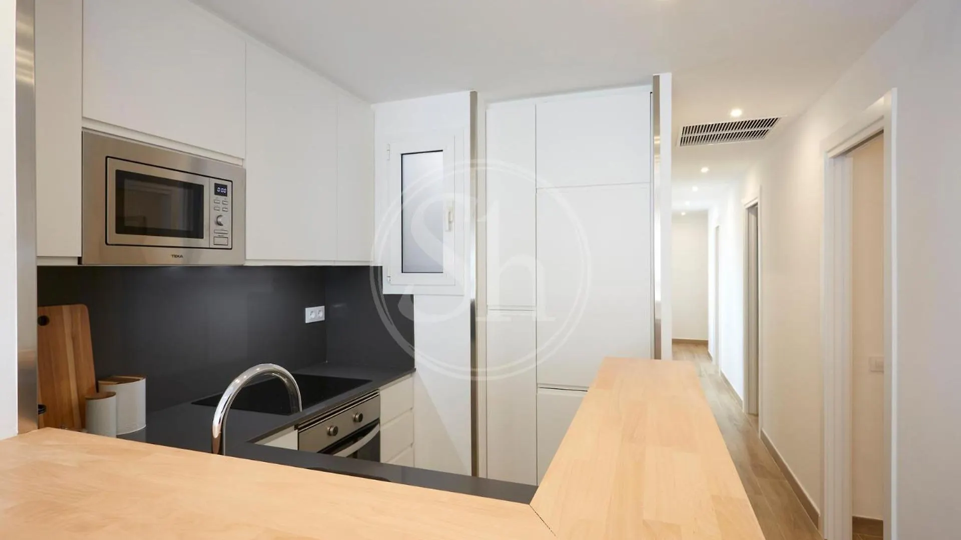 Hermoso Apartamento Junto A La Sagrada Familia バルセロナ アパート