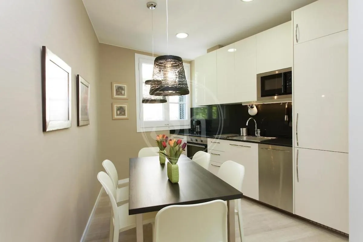 アパート Hermoso Apartamento Junto A La Sagrada Familia バルセロナ スペイン
