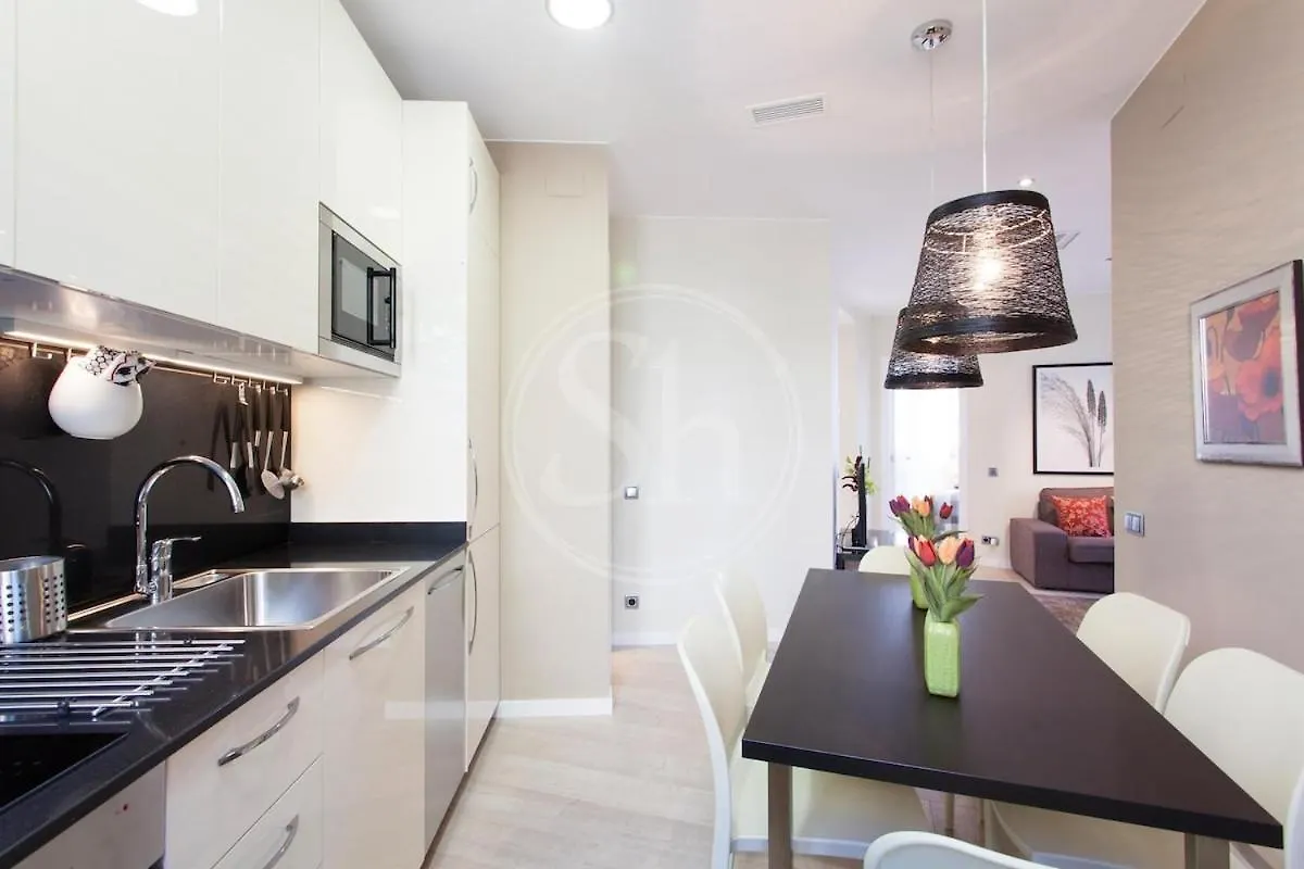 Hermoso Apartamento Junto A La Sagrada Familia バルセロナ スペイン
