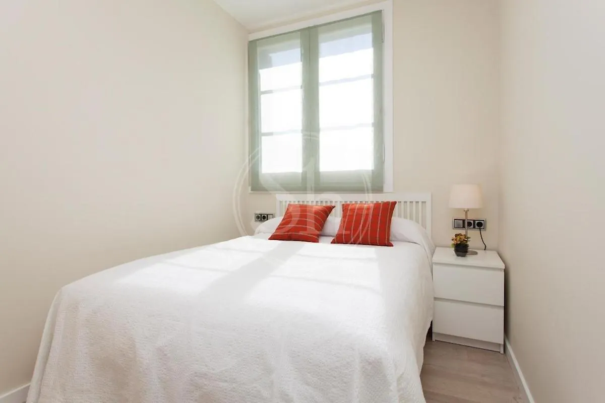 Hermoso Apartamento Junto A La Sagrada Familia バルセロナ 0*,  スペイン